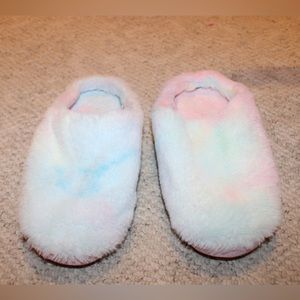 Old Navy Kids Slippers. Light tie dye color. XL 3-4.
